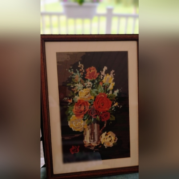 Vintage English Tapestry Red Yellow Pink Roses in Vase/ Vase with Flowers. - Picture 3 of 9